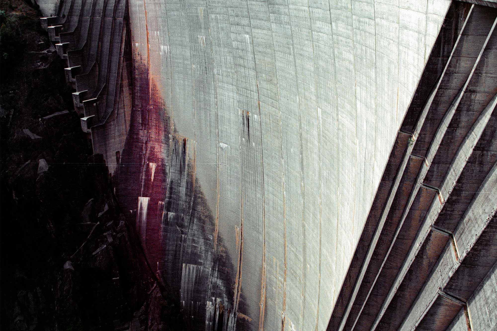 Alle Fotografien sind als Print erhältlich; bei Interesse kann per E-Mail Kontakt aufgenommen werden.